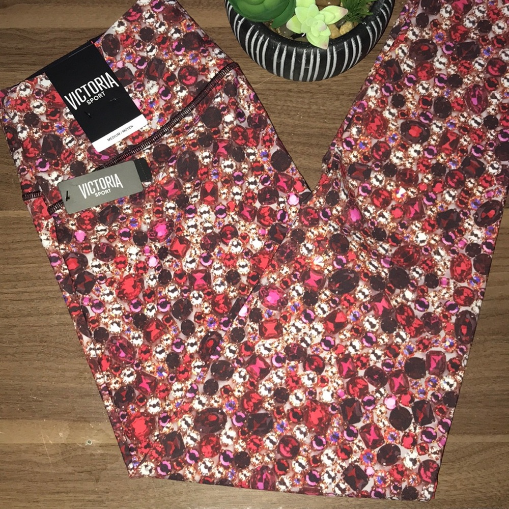 Victoria sport 7/8 high rise tight size M